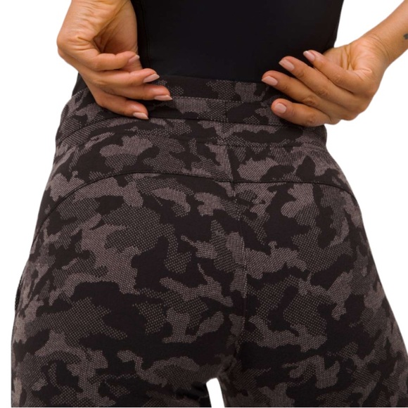 NWT LULULEMON Ready to Rulu Jacquard Heritage Camo Lunar Rock Joggers Size 2 - Picture 3 of 12